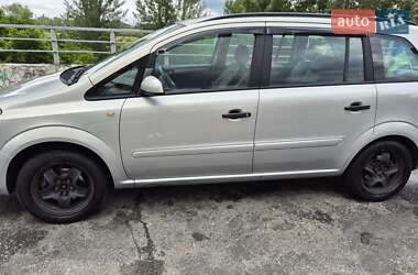 Минивэн Opel Zafira 2007 в Киеве