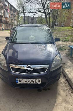Минивэн Opel Zafira 2005 в Нововолынске