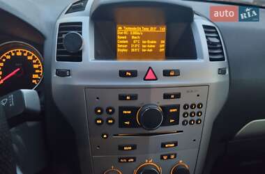 Минивэн Opel Zafira 2009 в 