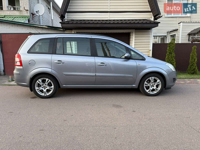 Минивэн Opel Zafira 2008 в Борисполе