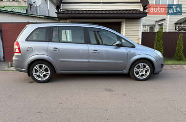 Минивэн Opel Zafira 2008 в 