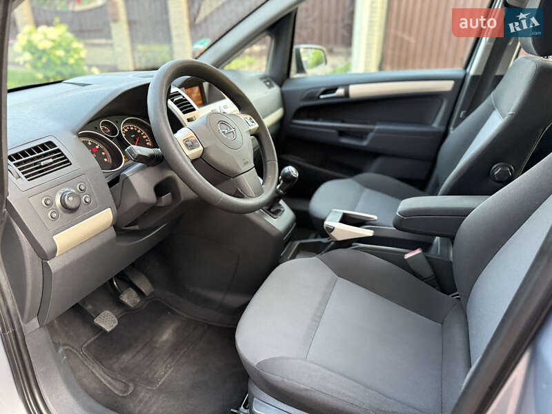 Минивэн Opel Zafira 2008 в Борисполе