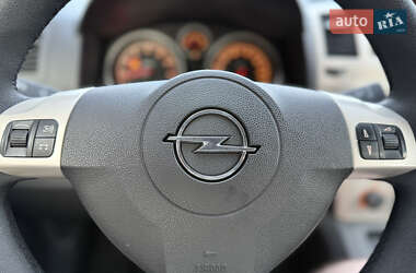 Минивэн Opel Zafira 2008 в 