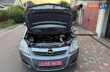 Минивэн Opel Zafira 2008 в 