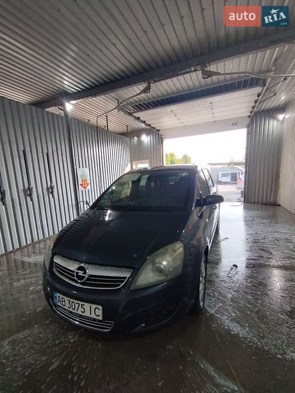Минивэн Opel Zafira 2008 в Баре