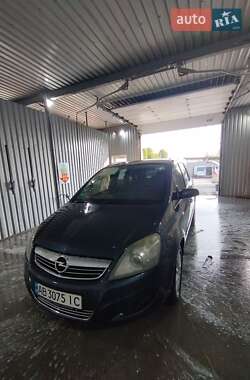 Минивэн Opel Zafira 2008 в 