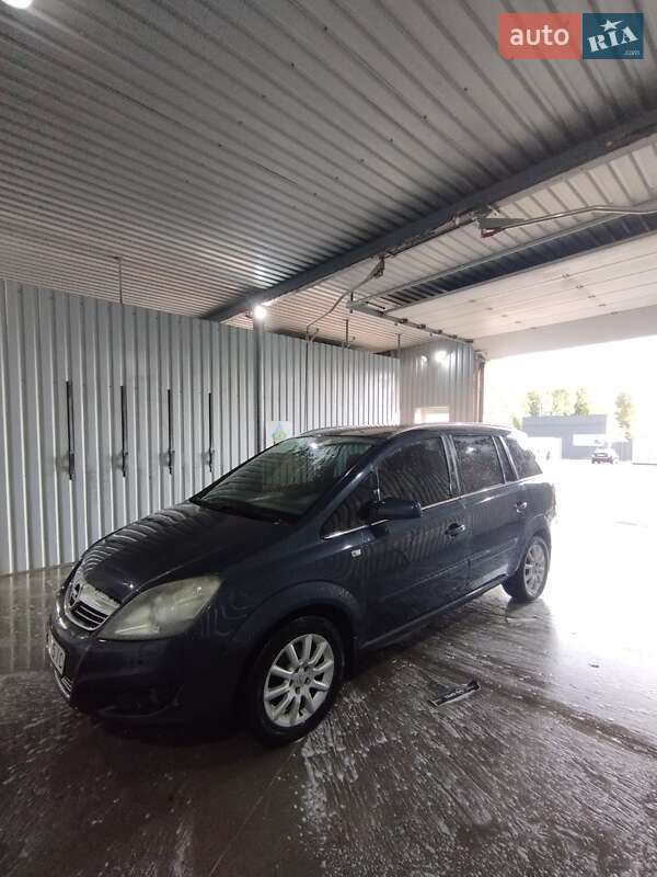 Минивэн Opel Zafira 2008 в Баре