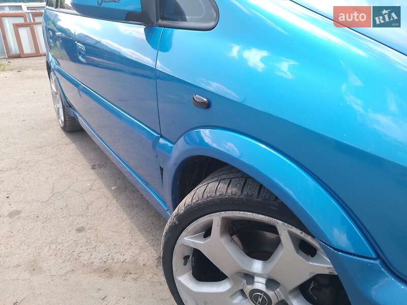 Мінівен Opel Zafira 2002 в Рівному