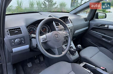 Минивэн Opel Zafira 2007 в 