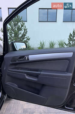 Минивэн Opel Zafira 2007 в 