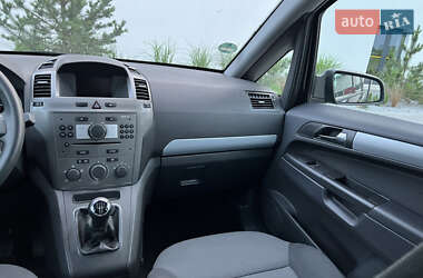 Минивэн Opel Zafira 2007 в 