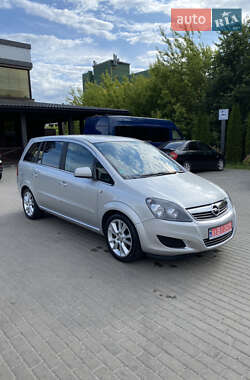 Минивэн Opel Zafira 2011 в Ровно