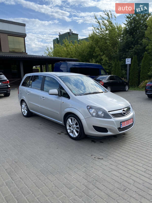 Opel Zafira 2011
