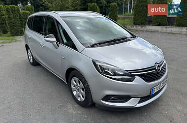 Минивэн Opel Zafira 2017 в 