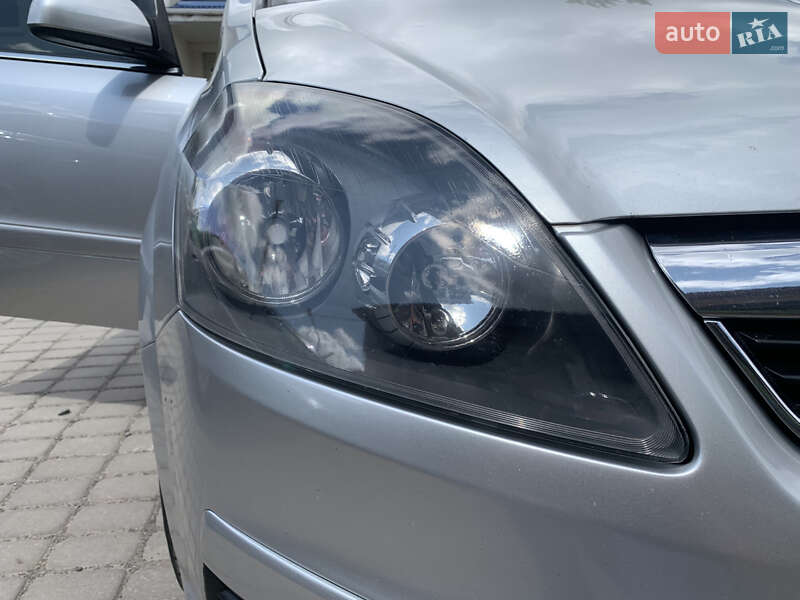 Минивэн Opel Zafira 2006 в Луцке