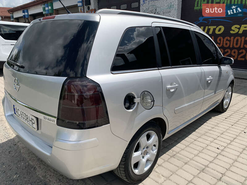 Минивэн Opel Zafira 2006 в Луцке