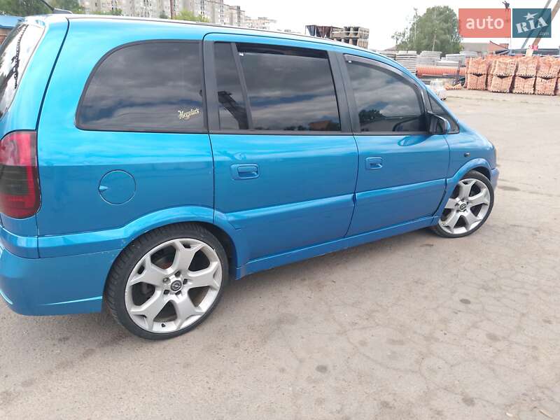 Мінівен Opel Zafira 2002 в Рівному