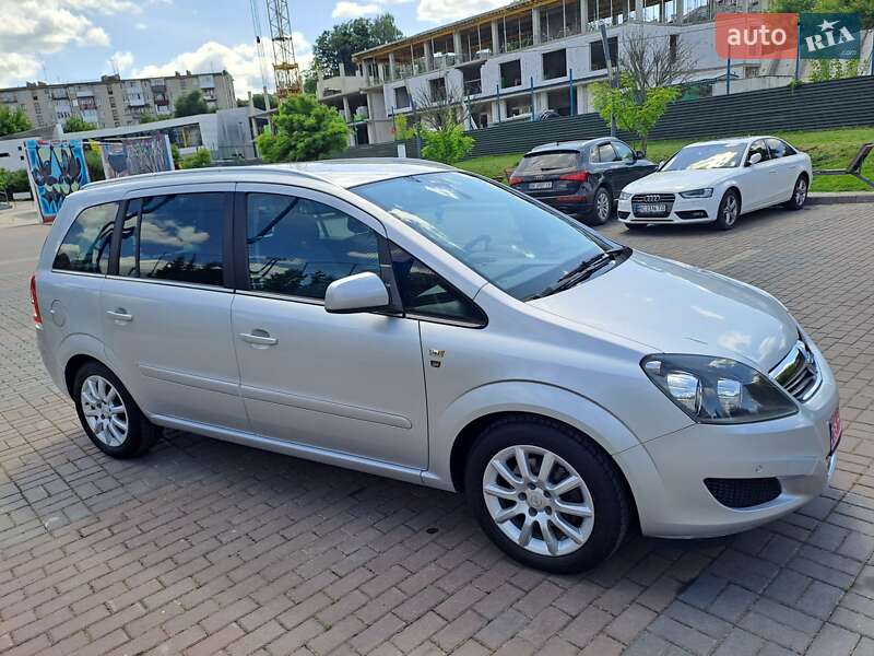 Мінівен Opel Zafira 2010 в Луцьку