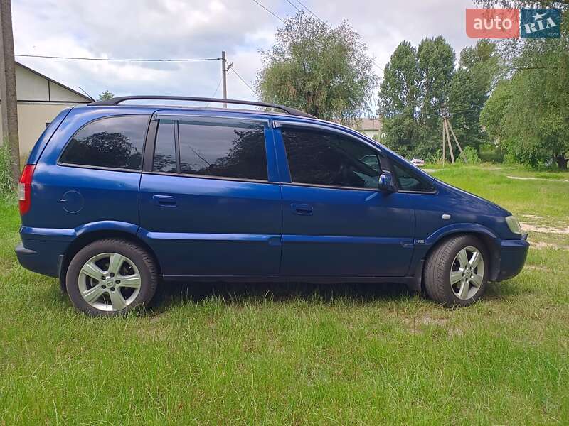 Минивэн Opel Zafira 2004 в Борисполе