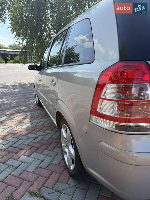 Мінівен Opel Zafira 2009 в Білій Церкві