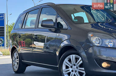 Минивэн Opel Zafira 2012 в 