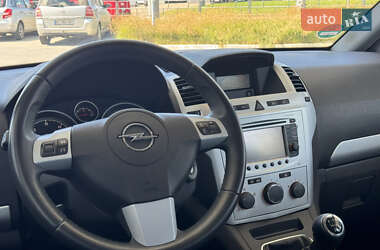 Минивэн Opel Zafira 2012 в 
