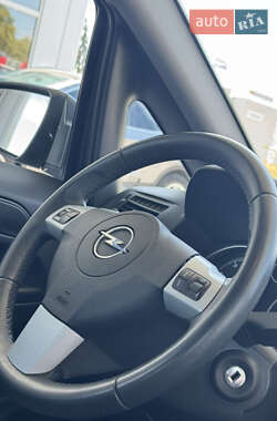 Минивэн Opel Zafira 2012 в 