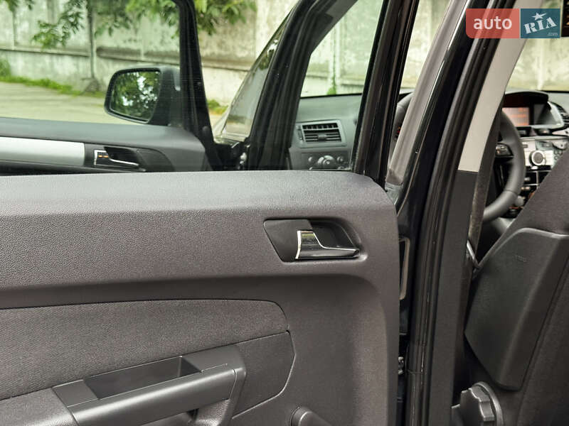 Минивэн Opel Zafira 2014 в Белой Церкви