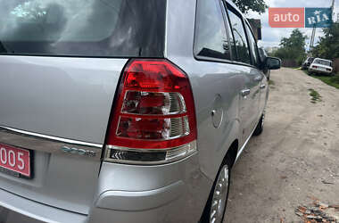 Минивэн Opel Zafira 2009 в 