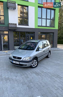 Мінівен Opel Zafira 2002 в Вараші