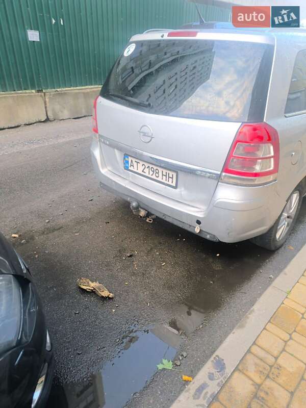 Минивэн Opel Zafira 2011 в Миргороде