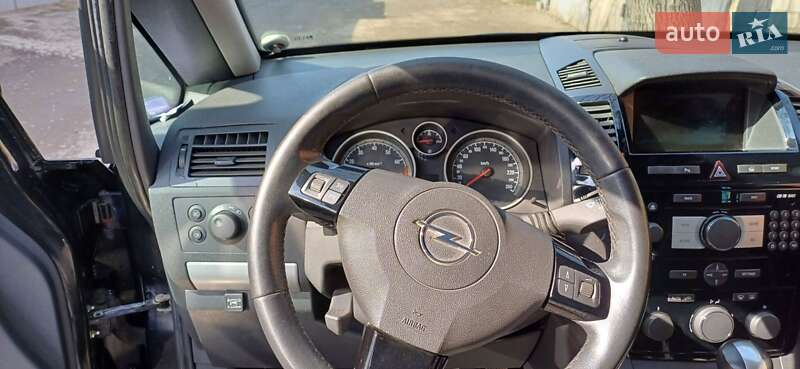 Минивэн Opel Zafira 2010 в Кривом Роге фото 5 Минивэн Opel Zafira 2010 в Кривом Роге