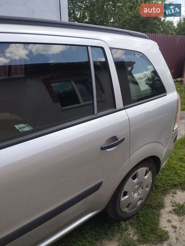 Мінівен Opel Zafira 2006 в Старокостянтинові