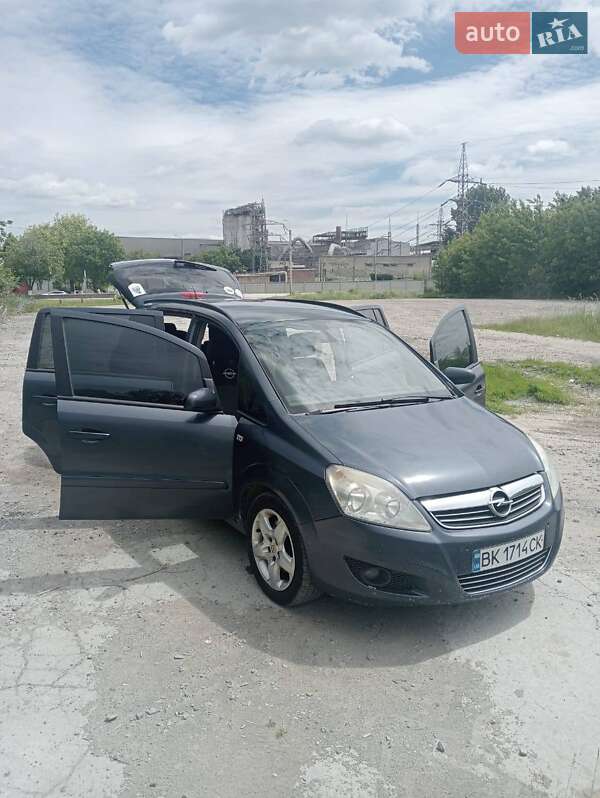 Мінівен Opel Zafira 2008 в Здолбуніві