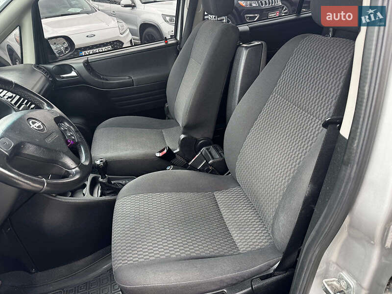 Мінівен Opel Zafira 2004 в Харкові