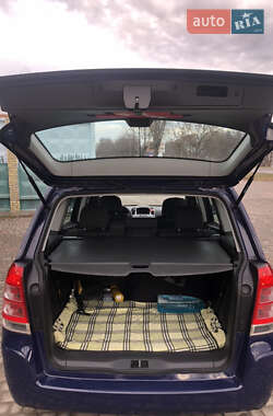 Минивэн Opel Zafira 2012 в 