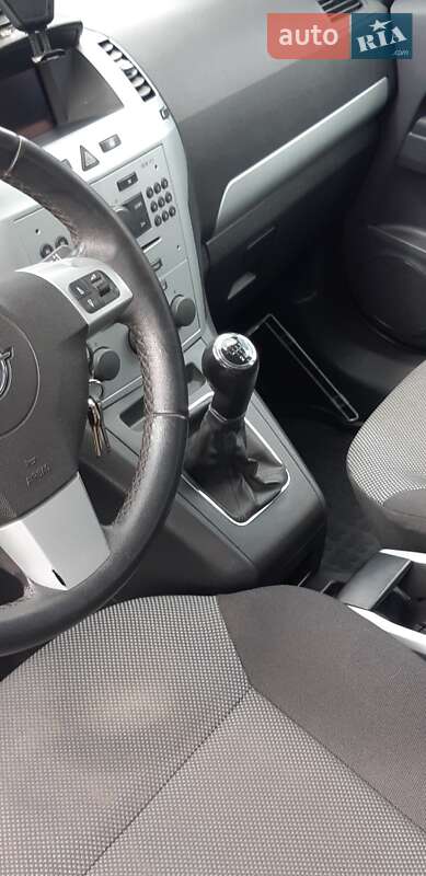 Минивэн Opel Zafira 2009 в Броварах