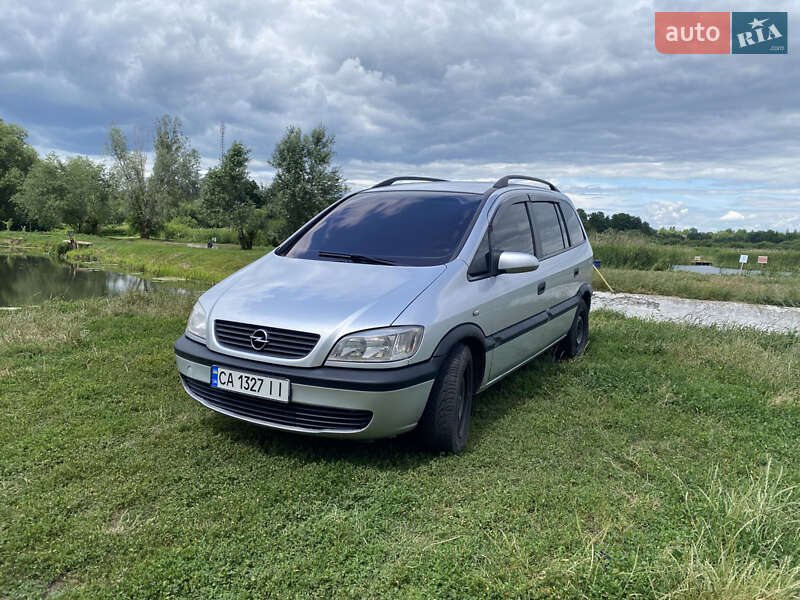 Мінівен Opel Zafira 2002 в Пирятині