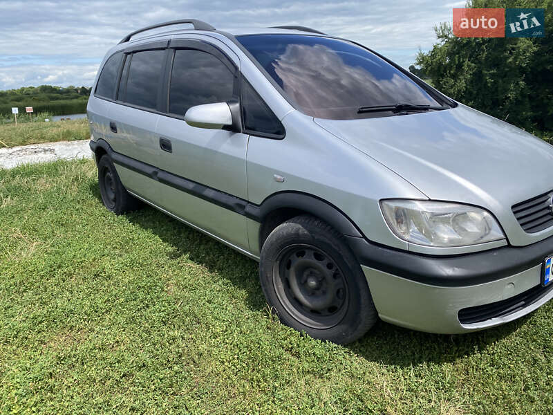 Мінівен Opel Zafira 2002 в Пирятині