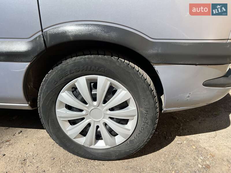 Минивэн Opel Zafira 2002 в Черновцах