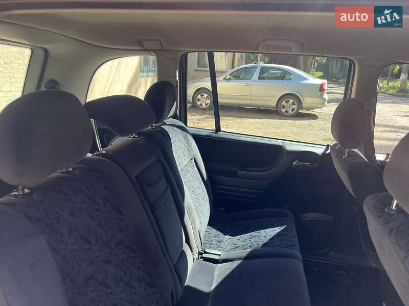 Минивэн Opel Zafira 2002 в Черновцах