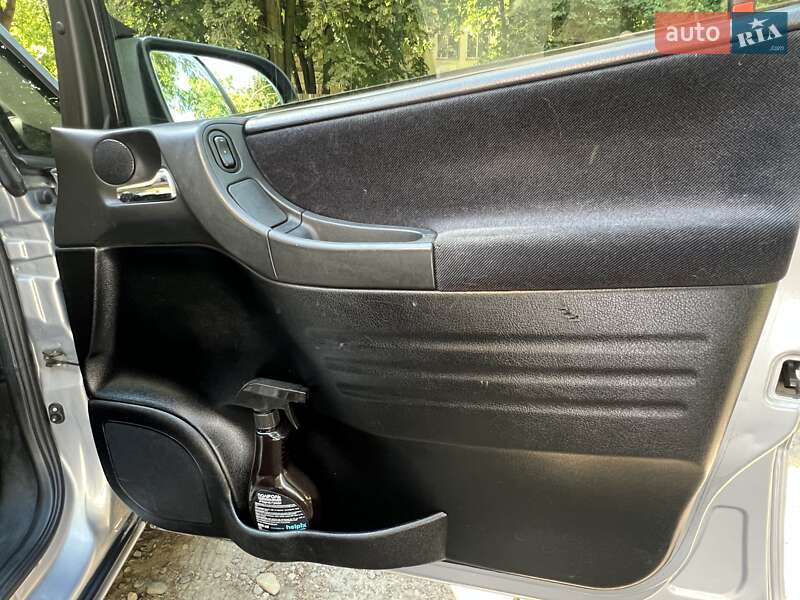 Минивэн Opel Zafira 2002 в Черновцах