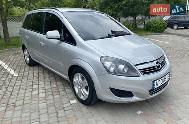 Мікровен Opel Zafira 2012 в 