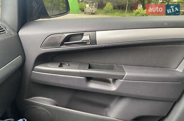Мікровен Opel Zafira 2012 в 