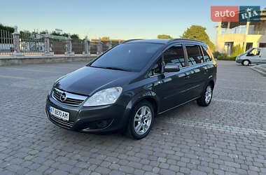Минивэн Opel Zafira 2009 в Снятине