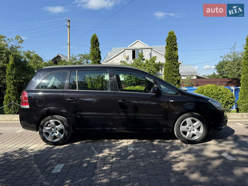 Минивэн Opel Zafira 2006 в Косове