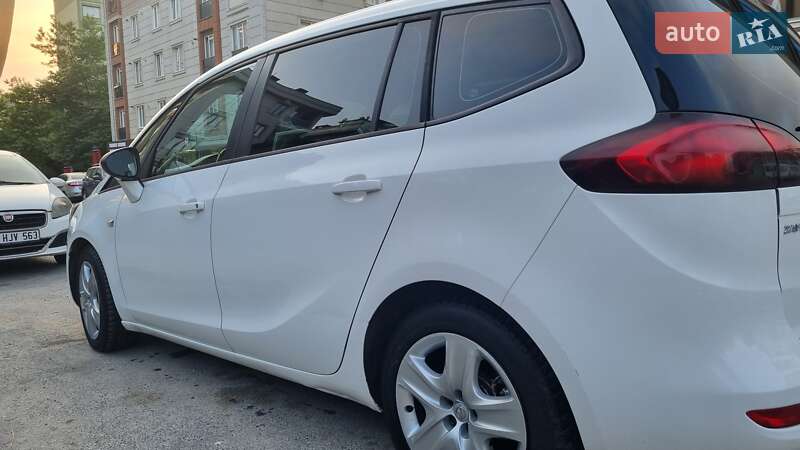 Мінівен Opel Zafira 2016 в Києві