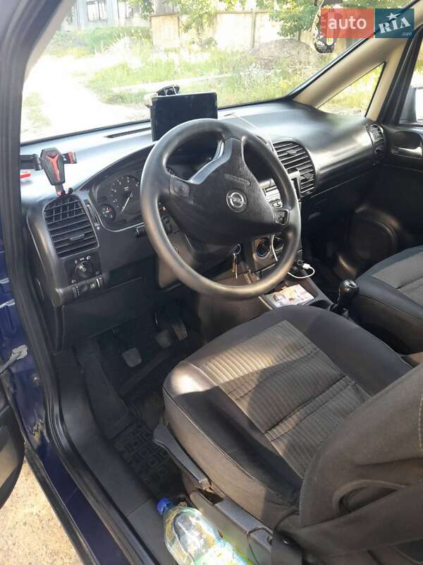 Минивэн Opel Zafira 2005 в Черновцах
