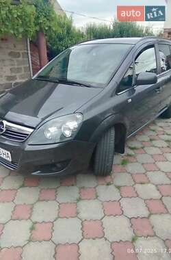 Минивэн Opel Zafira 2011 в Малой Виске