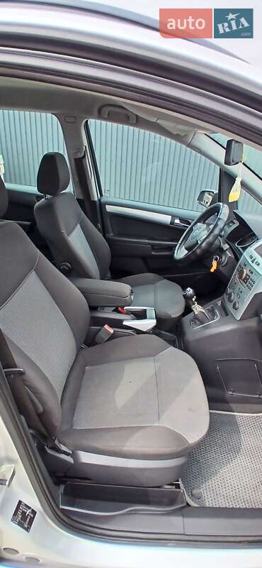 Минивэн Opel Zafira 2009 в Летичеве
